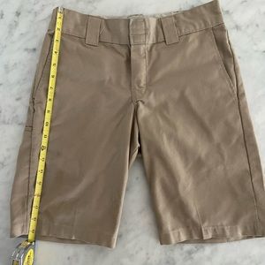 Dickies men’s shorts size 30 waist in tan/khaki. Slim fit, flat front